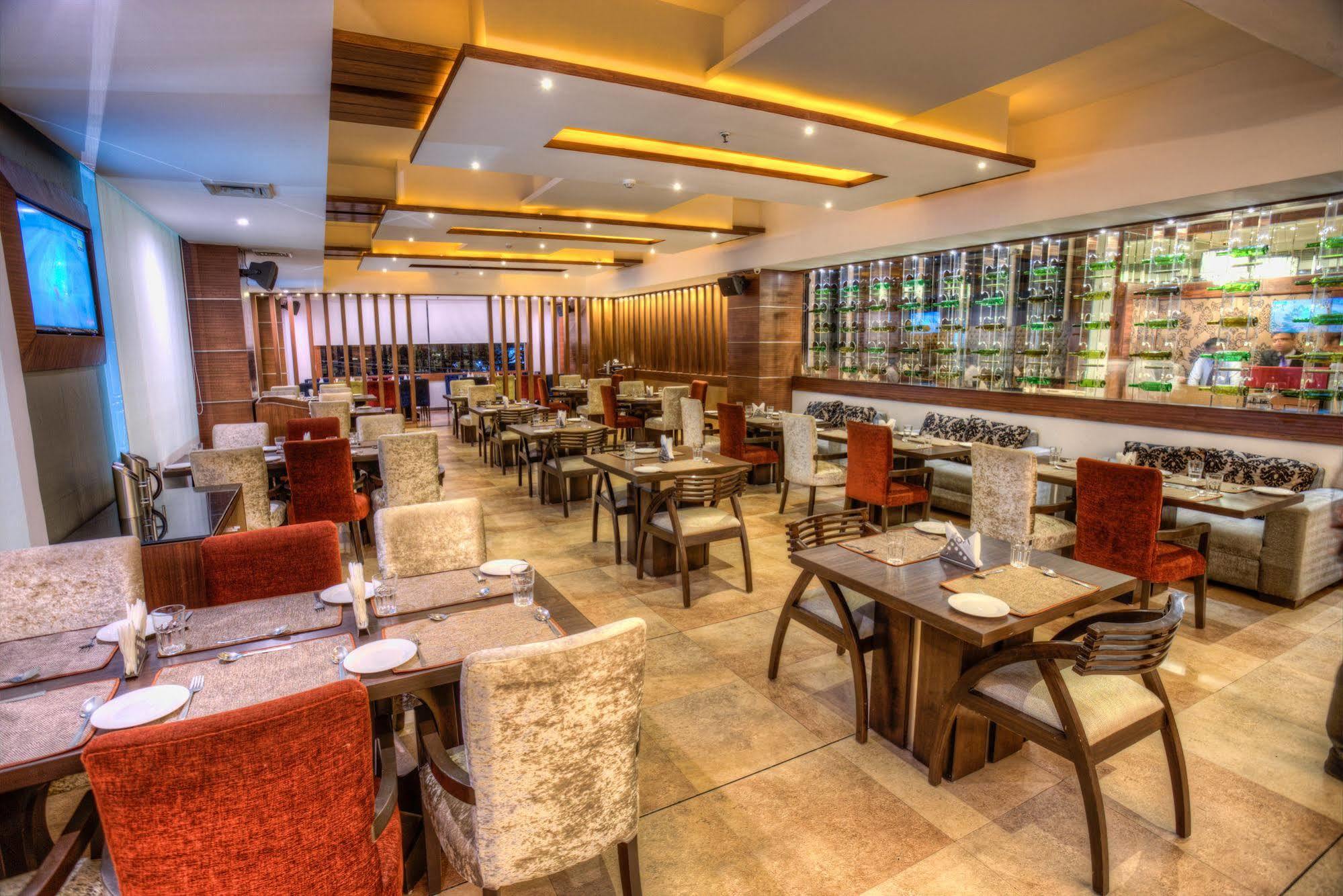 Mercure Chandigarh Tribune Chowk Eksteriør billede